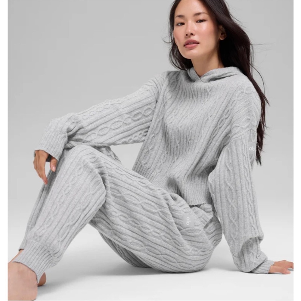 ALO Yoga Gray Cable Knit Set